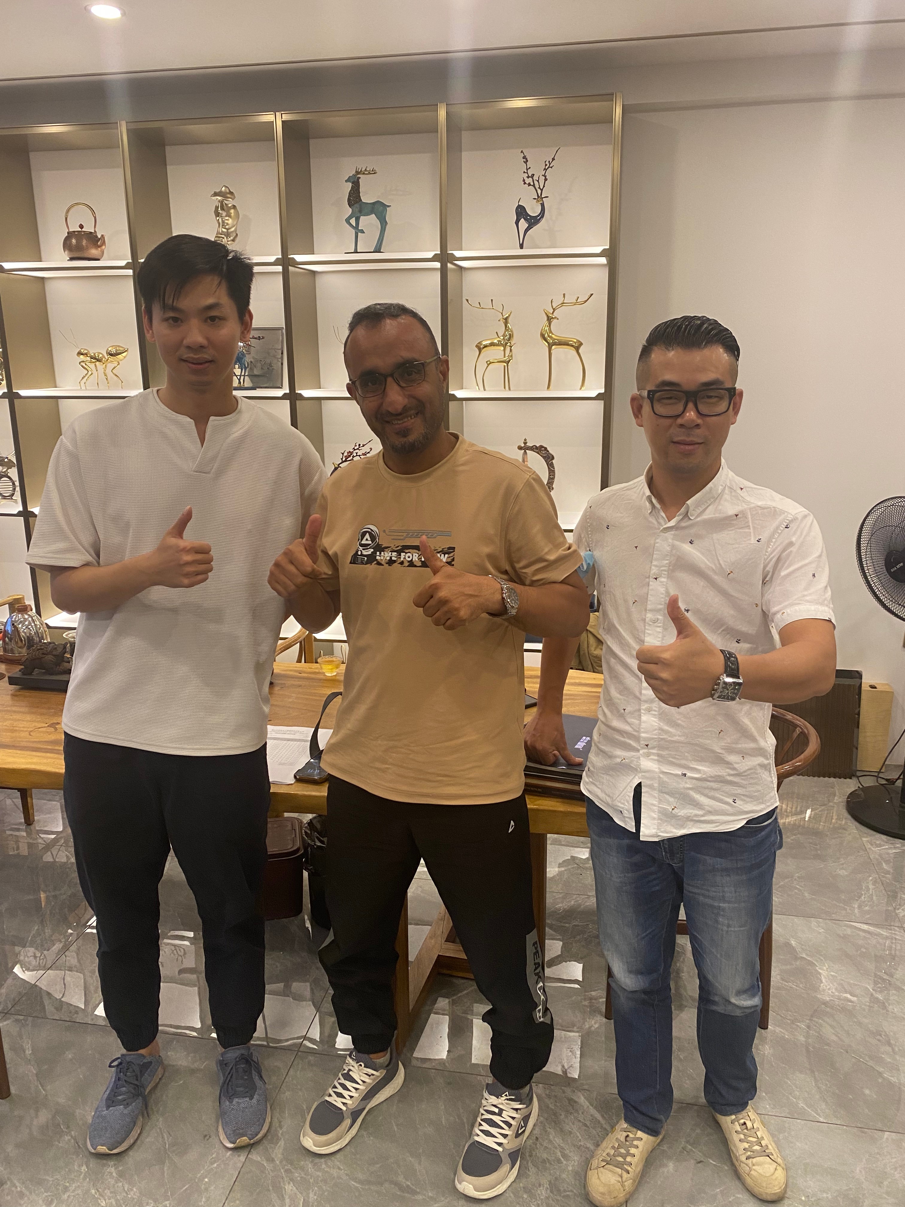 International client visiting VIPHONYA manufacturing facility #5